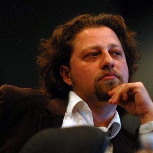 Leigh Scott