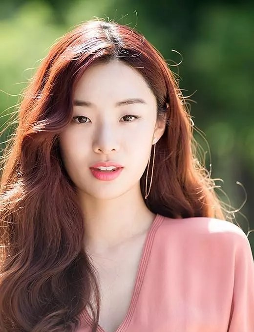 Stephanie Lee