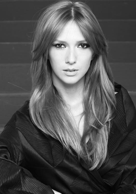 Adela Popescu