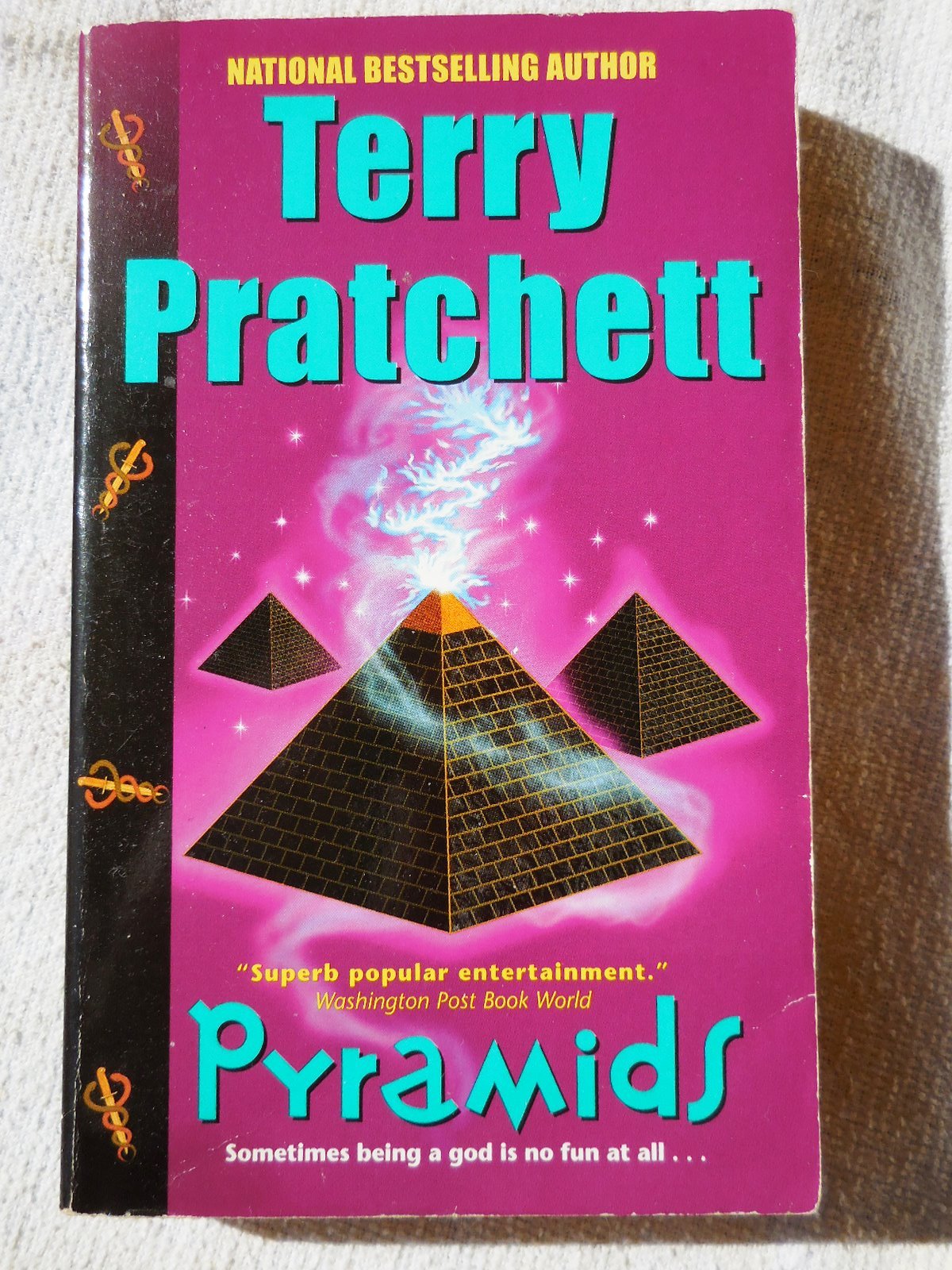 Pyramids By Terry Pratchett