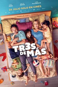 Tres de más