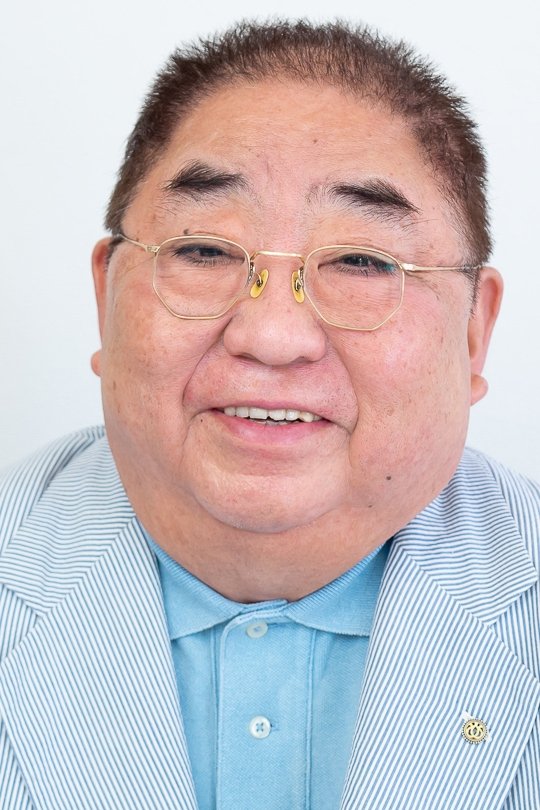 小林亚星