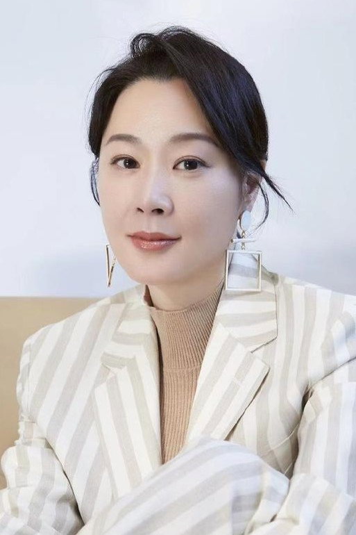 侯炳莹
