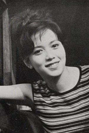 渚真弓