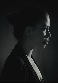 菲奥娜·艾波：热刃